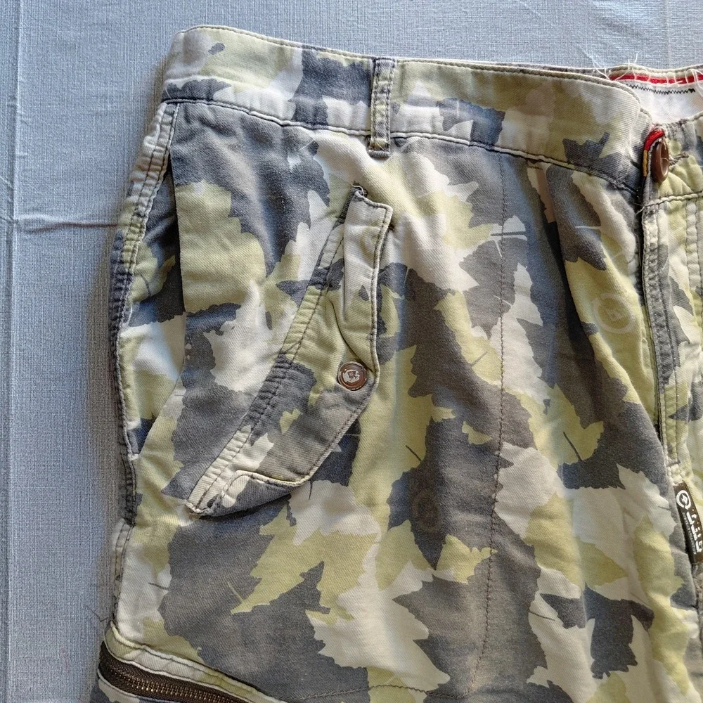Vtg Y2K LRG Maple Leaf  Green Camo Shorts Men's 40 Baggy Skater Streetwear